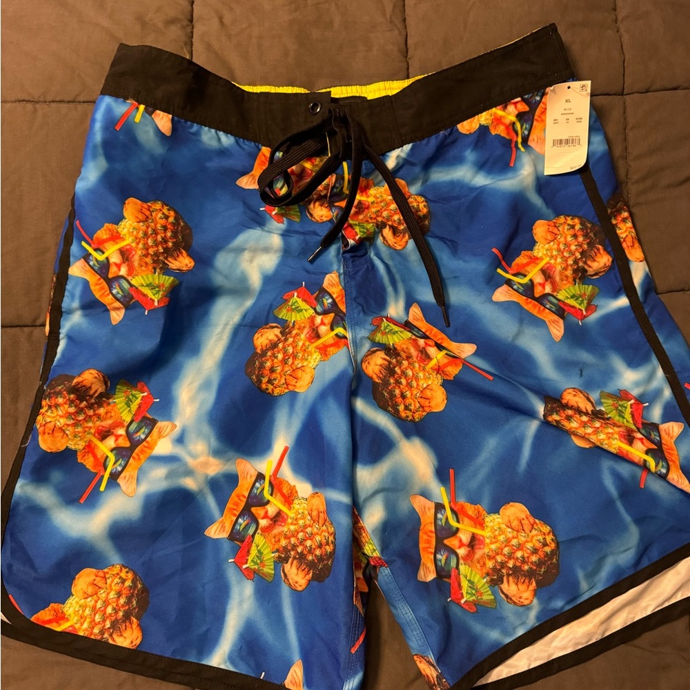 Men’s Swim Trunks Size XL (18) bioworld